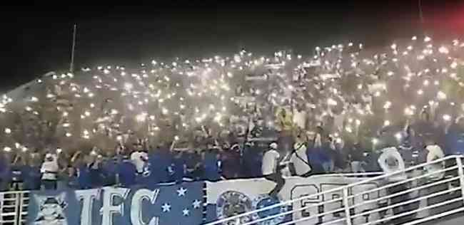 Torcida do Cruzeiro fez a festa na arquibancada do Nabi Abi Chedid 