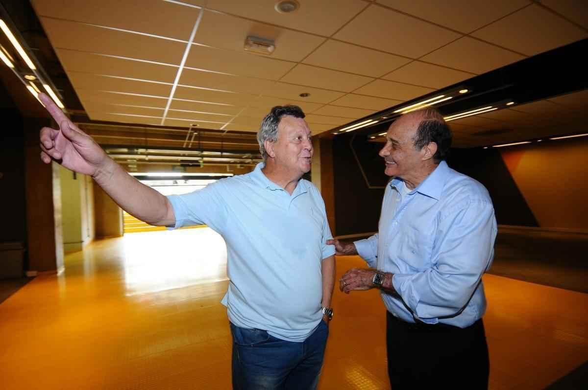 Bastidores da visita dos campees de 1966 ao Mineiro: Raul e Procpio em bate-papo