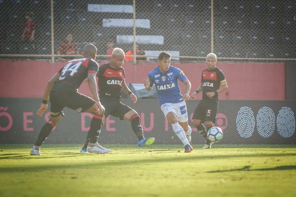 Cruzeiro empatou com Vitória no Barradão, em Salvador, por 1 a 1, pela 17ª rodada do Brasileiro