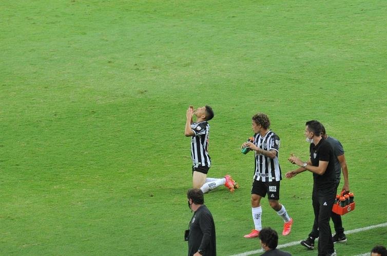 Savarino abriu o placar para o Atltico aos 28 minutos do primeiro tempo