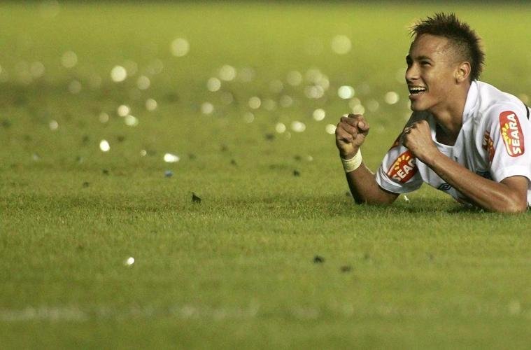 2010 - Neymar, do Santos, foi o artilheiro com dez gols