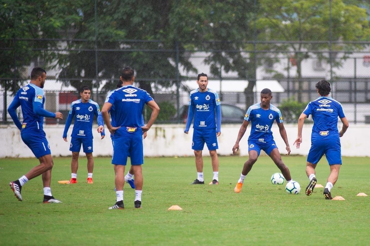 Imagens do treinamento do Cruzeiro no Rio de Janeiro