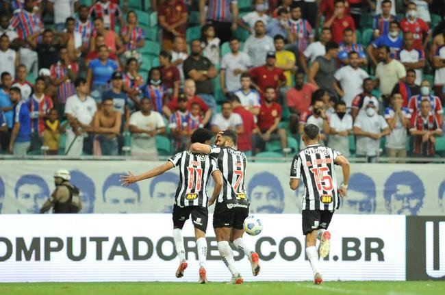 Galo venceu o Bahia de virada, por 3 a 2, com gols de Hulk, de p�nalti, e Keno, em duas finaliza��es perfeitas. Com resultado, clube se sagrou bicampe�o brasileiro ap�s 50 anos