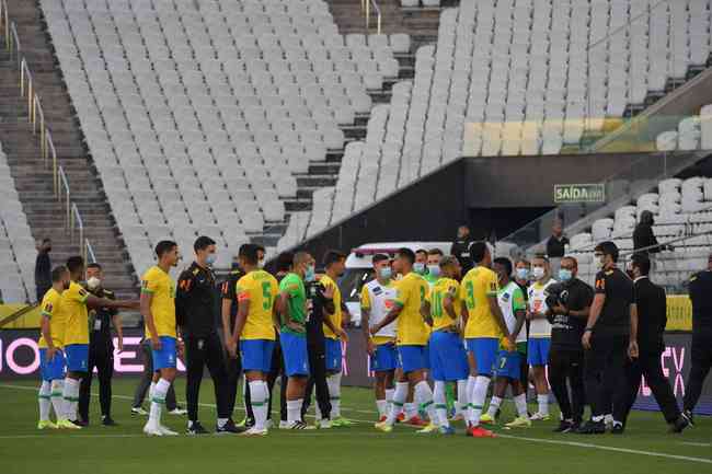 Interrupção de jogo das Eliminatórias repercute como