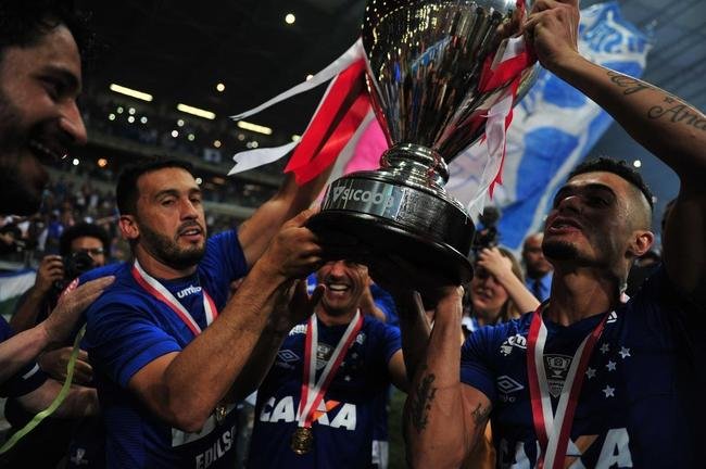 Festa do Cruzeiro com a conquista do Campeonato Mineiro sobre o Atltico