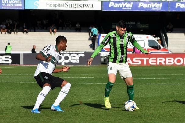 Fotos do duelo entre Coritiba e América, no Couto Pereira, em Curitiba, pela 25ª rodada da Série B do Campeonato Brasileiro