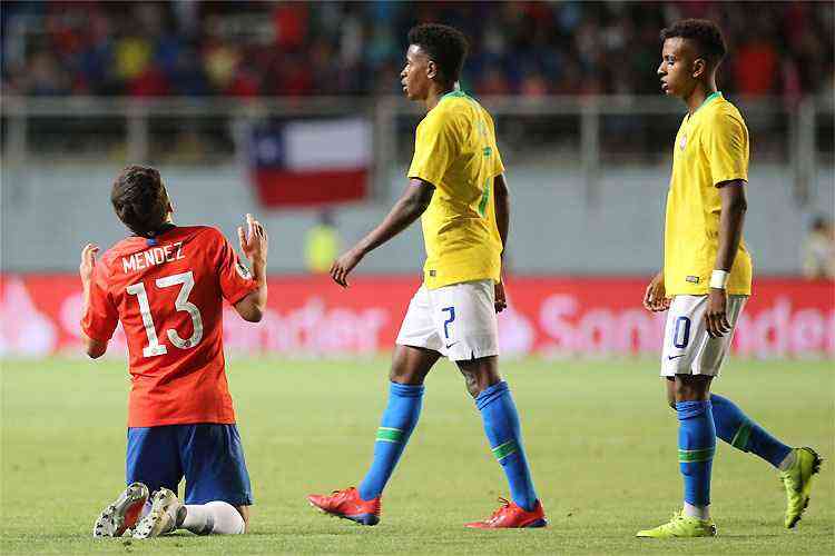 Brasil joga mal, sofre gol no fim e fica no empate em 1 a 1 com a Venezuela