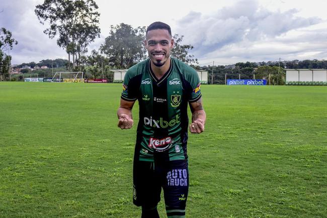 Novo reforço do América para 2022, o zagueiro Éder foi apresentado oficialmente no dia 10 de janeiro
