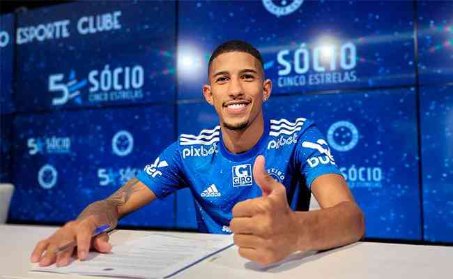 Igor Formiga assinou contrato com o Cruzeiro até dezembro de 2024