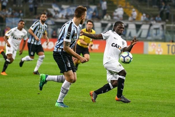 Grêmio jogou melhor e conseguiu vitória por 2 a 0 sobre o Atlético na Arena, em Porto Alegre, pela 13ª rodada do Campeonato Brasileiro