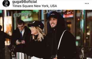 Guga e a namorada em Nova York.