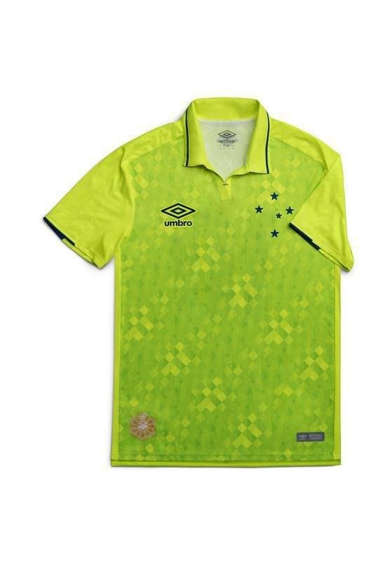 Terceiro uniforme do Cruzeiro traz referncias a elementos grficos da dcada de 1990 e homenagem aos 95 anos da fornecedora Umbro 