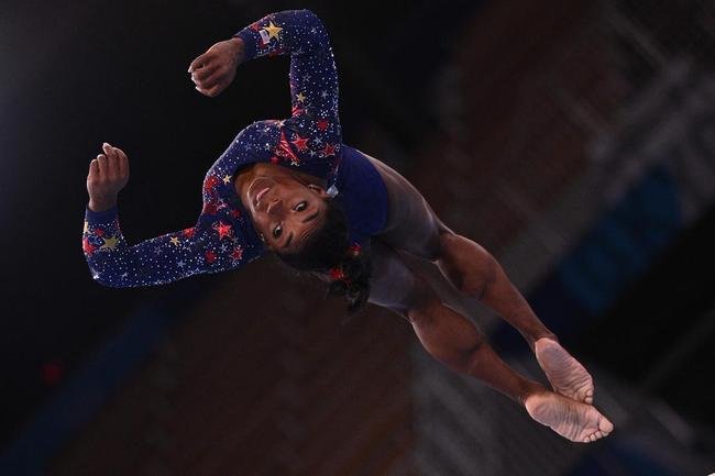 Fotos de Simone Biles durante os Jogos de Tquio