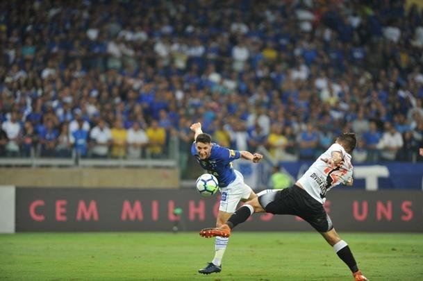 Fotos do primeiro tempo de Cruzeiro x Vasco, no Mineiro, pela 10 rodada do Campeonato Brasileiro