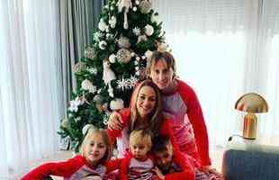 Melhor do mundo, Modric celebra o Natal com a famlia