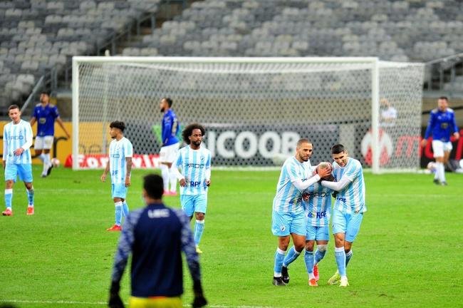 Fotos de Cruzeiro x Londrina, no Mineiro, pela 15 rodada da Srie B