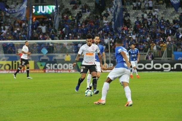 Fotos de Cruzeiro x Corinthians, no Mineiro, pela oitava rodada do Campeonato Brasileiro