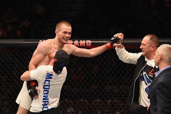 Michael McDonald venceu Masanori Kanehara por finalização no segundo round