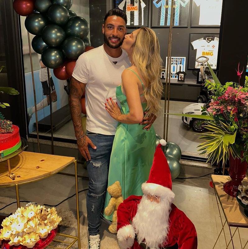 Nathan Silva passou o Natal com a namorada e a famlia