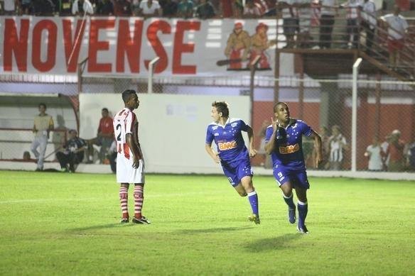 Villa Nova e Cruzeiro se enfrentaram pela oitava rodada do Campeonato Mineiro