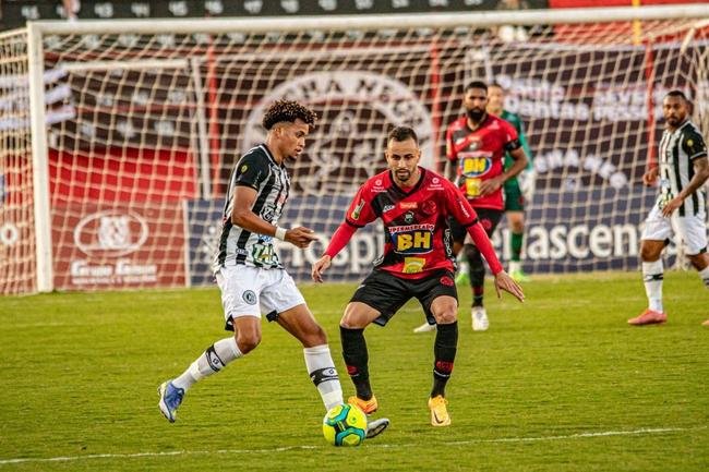 Fotos da vitria do Pouso Alegre por 1 a 0 sobre o ASA-AL, neste domingo (27), no Manduzo. Com o triunfo, o Drago garantiu a vaga na Srie C do Brasileiro