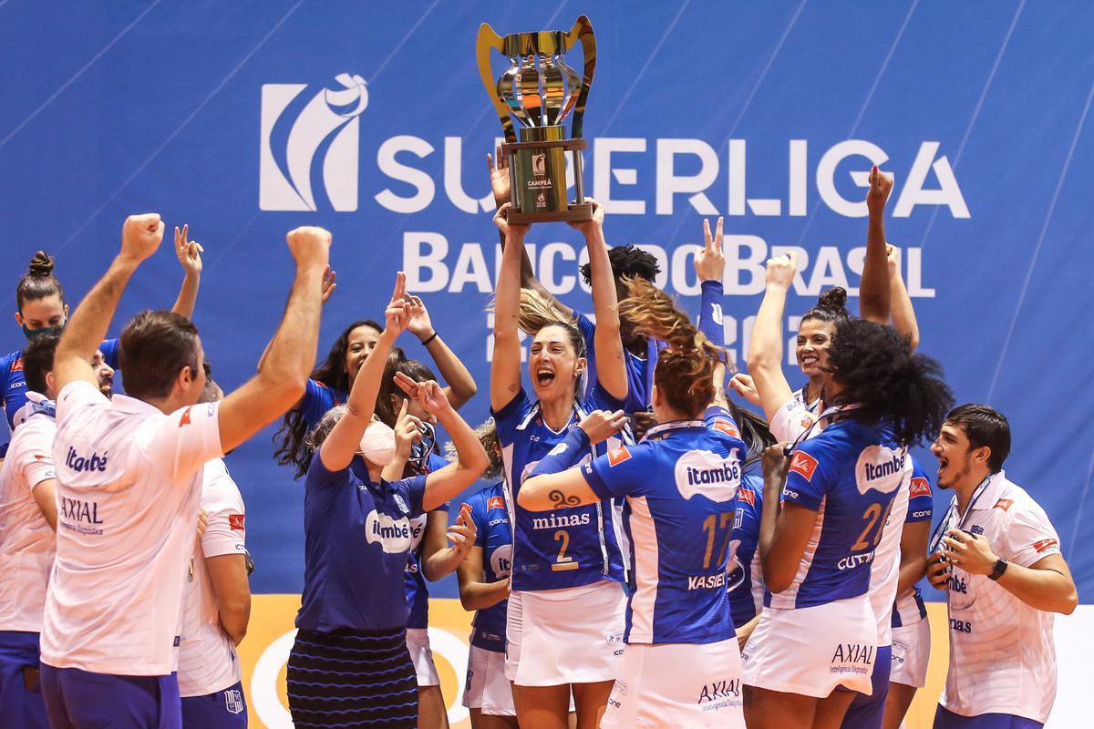 Festa do Minas com a conquista do tetra da Superliga Feminina e premiação dos melhores do torneio edição 2020/2021