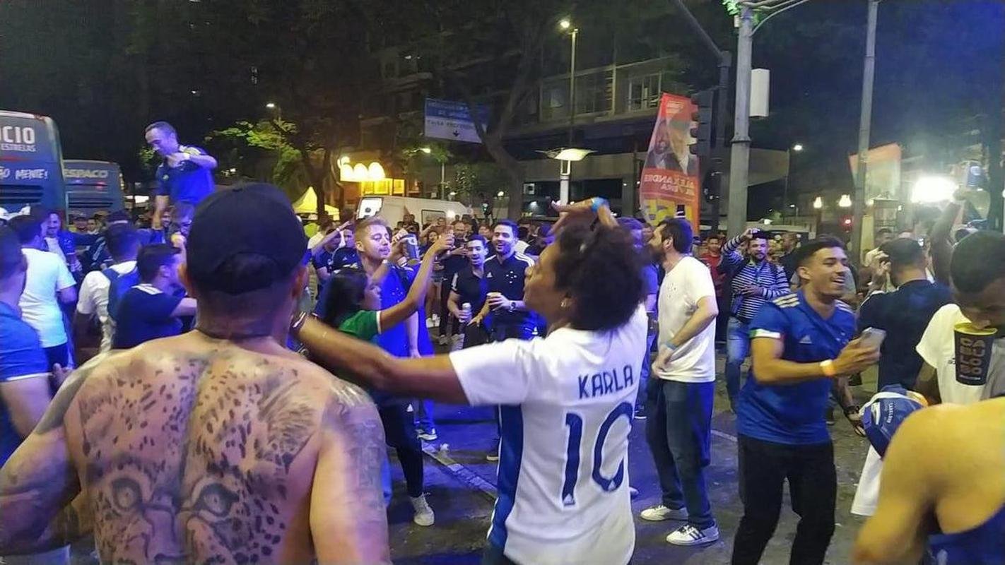 Festa do Cruzeiro na Praa 7 de Setembro, em Belo Horizonte, em comemorao ao acesso  Srie A do Campeonato Brasileiro de 2023