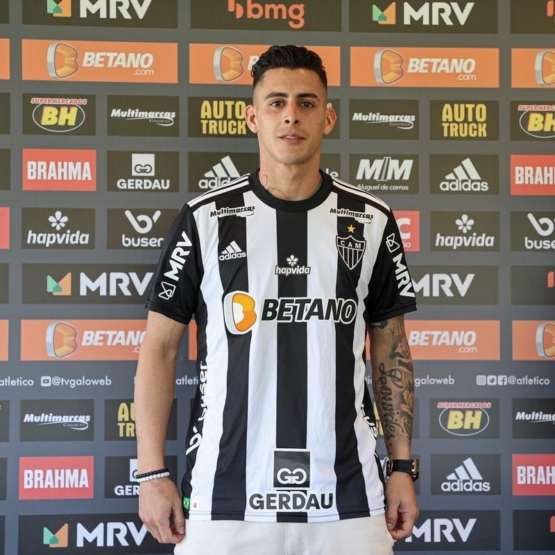 Fotos da apresentao do atacante Pavn no Atltico