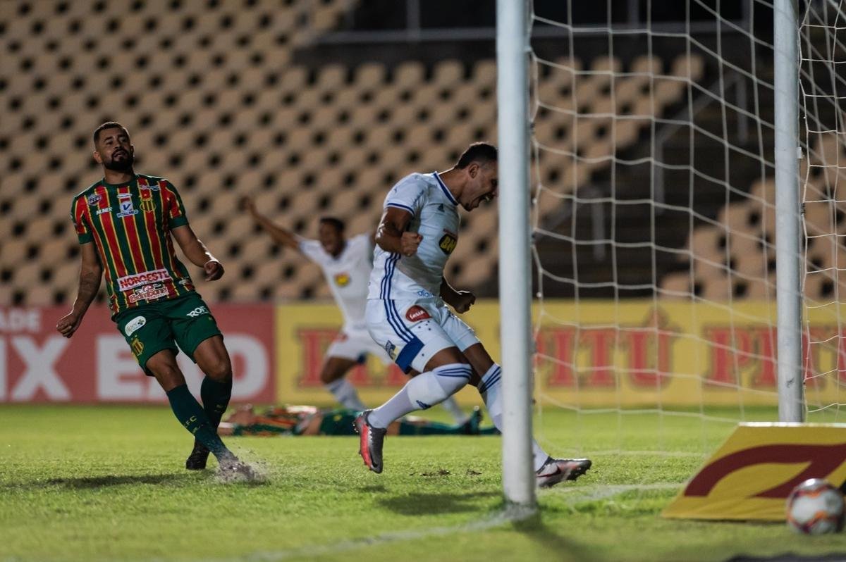 Imagens do jogo entre Sampaio Corra e Cruzeiro, pela 33 rodada da Srie B, no Castelo, em So Lus (MA)