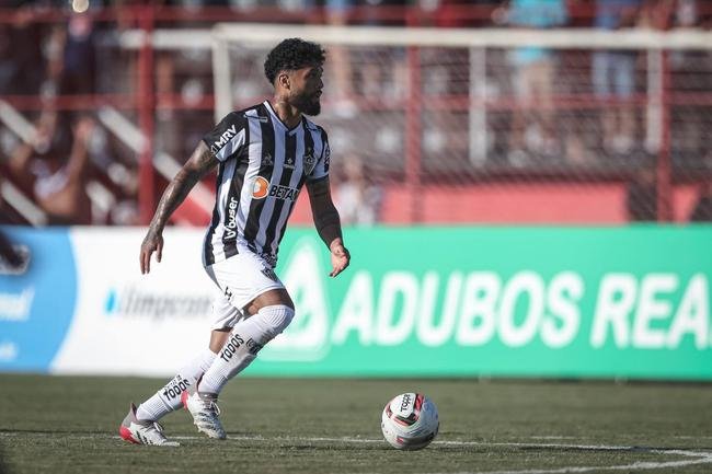 Fotos do jogo entre Pouso Alegre e Atltico, pelo Mineiro