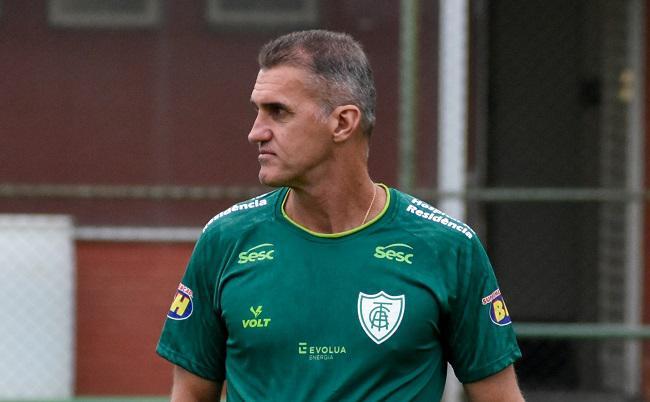 Mancini tem quatro desfalques no América