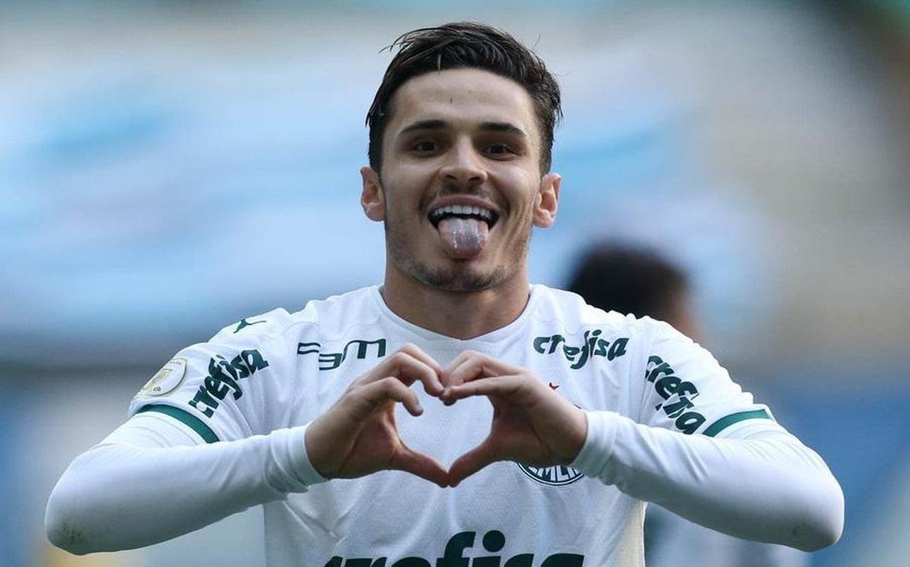 Raphael Veiga - meia-atacante