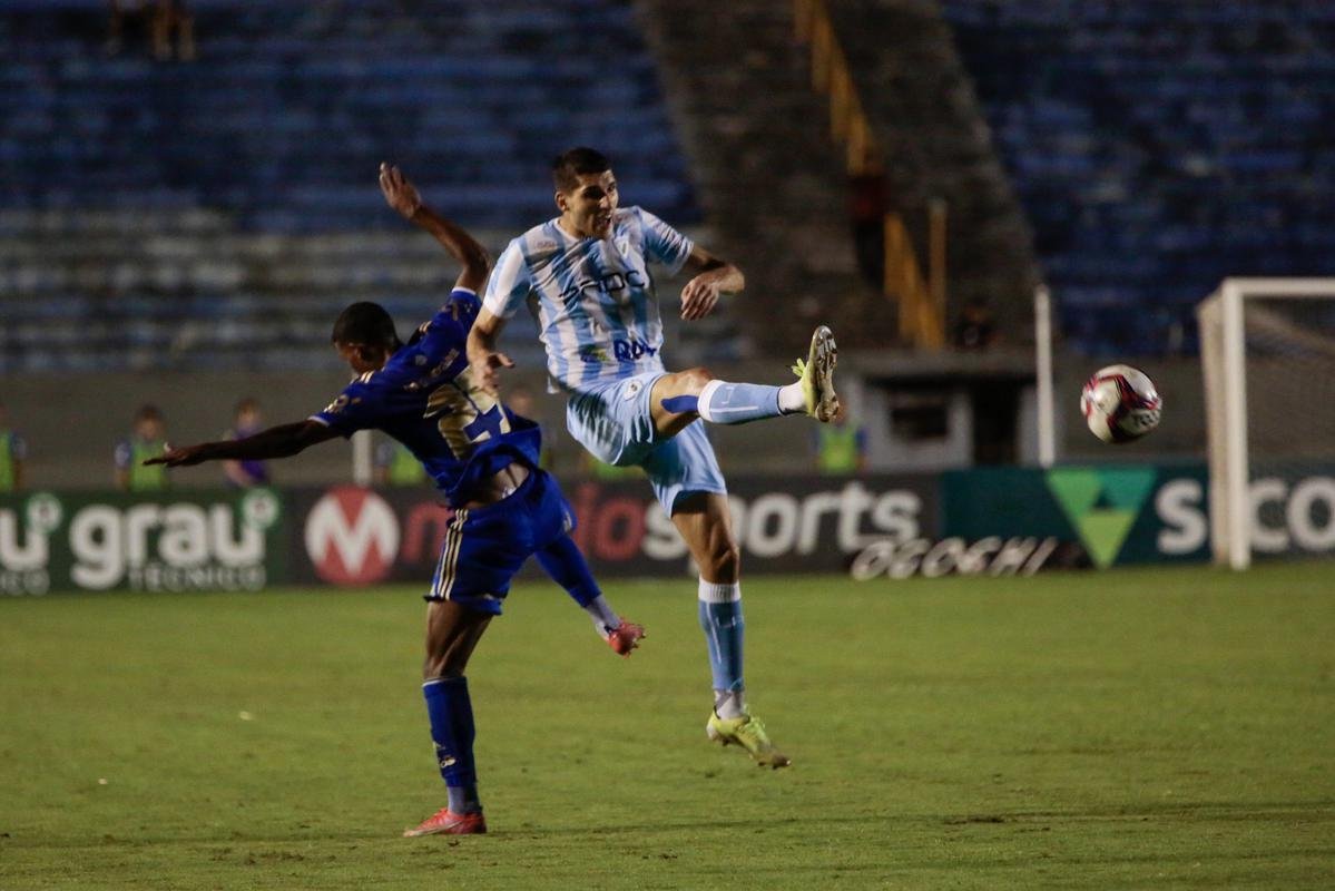 Fotos do jogo entre Londrina e Cruzeiro no Estdio do Caf, em Londrina, pela 34 rodada da Srie B do Brasileiro
