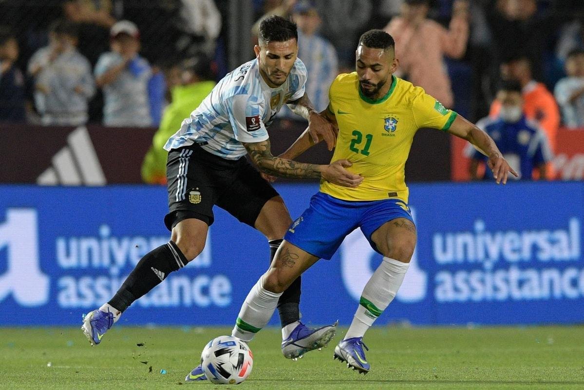 Sem Neymar, Brasil encarou a Argentina em clssico agitado pelas Eliminatrias