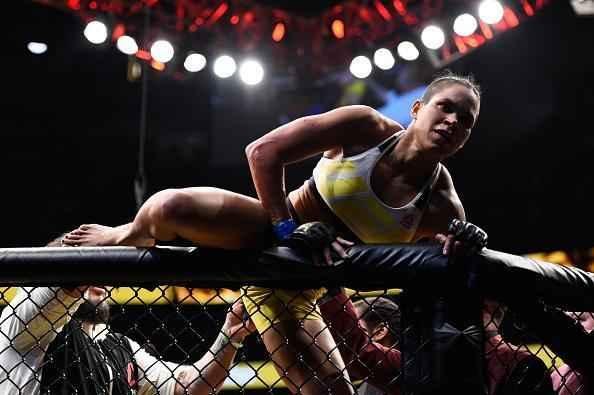 Fotos da grande vitória de Amanda Nunes pelo cinturão do UFC