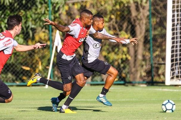 Galo afia pontaria em treino para melhorar nmeros no Brasileiro