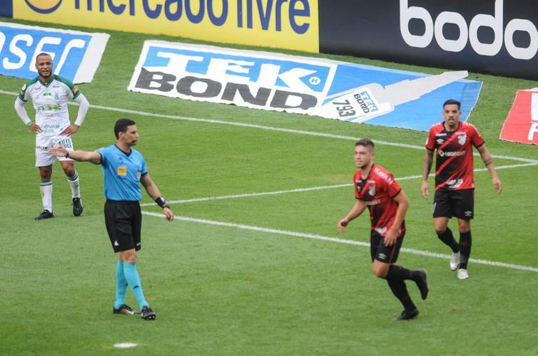 América e Athletico-PR se enfrentaram no Independência, pela 20ª rodada da Série A do Brasileiro