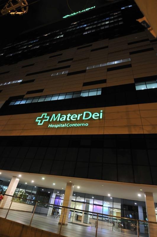 Neymar passar por cirurgia e ficar internado no Hospital Mater Dei, em Belo Horizonte. Craque do PSG e da Seleo Brasileira ser instalado no 13 andar e usufruir de sute com toda estrutura para a famlia. Na foto, a entrada principal do hospital