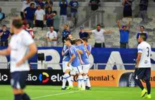 Imagens do jogo entre Cruzeiro e So Fransciso-PA, pela Copa do Brasil, no Mineiro