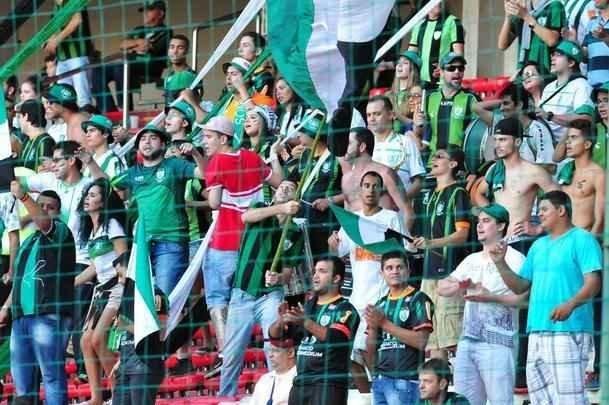 Imagens do jogo entre Amrica e Fluminense no Independncia