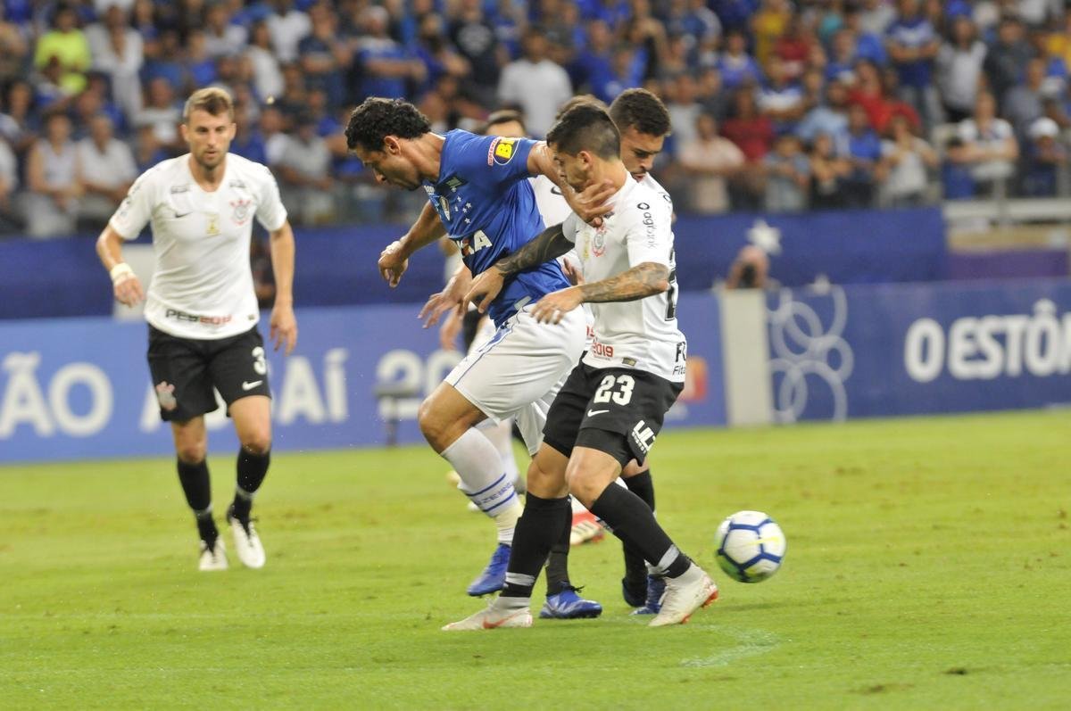 Fotos de Cruzeiro x Corinthians, no Mineiro, pela 34 rodada do Campeonato Brasileiro