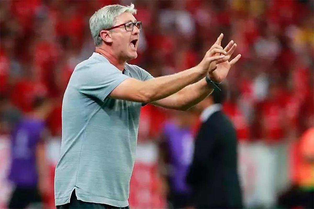 Odair Hellmann  um dos nomes cotados pela diretoria do Atltico. O brasileiro de 45 anos fez seu ltimo trabalho no Al-Wasl, dos Emirados rabes. Tambm passou por Internacional e Fluminense