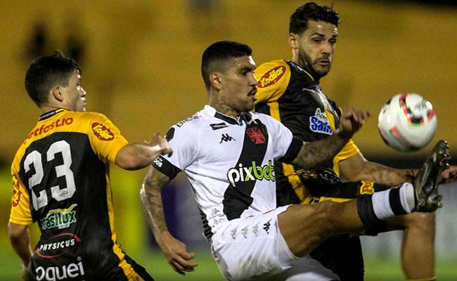 Vasco perde jogo e invencibilidade no interior paulista e ajuda o Cruzeiro