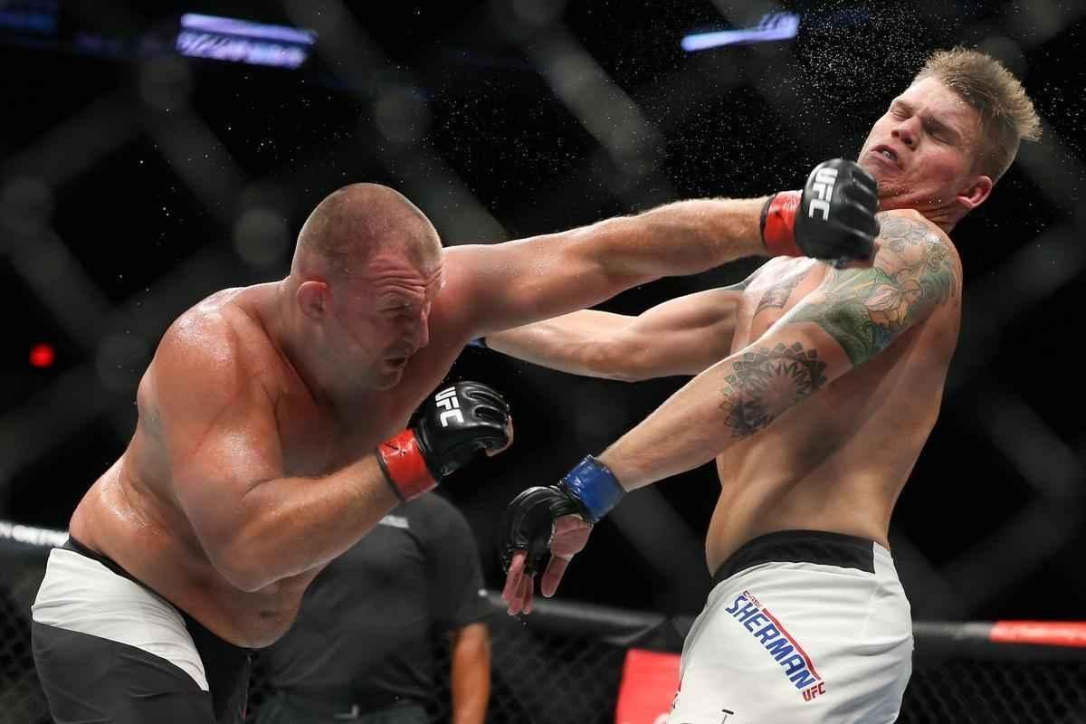 Chase Sherman  venceu Damian Grabowski por deciso unnime 