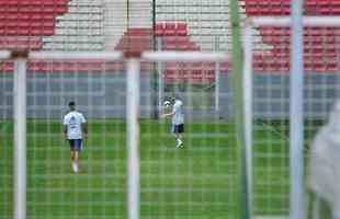 Argentina treina em Belo Horizonte para enfrentar o Paraguai