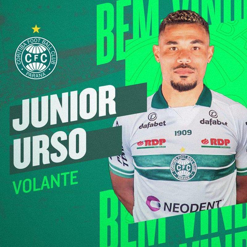 Coritiba anunciou o volante Junior Urso