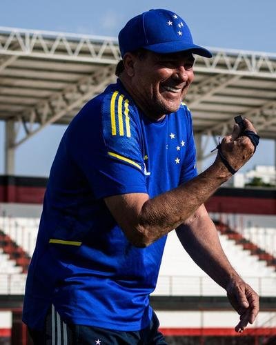 Com atividade no estádio Antônio Accioly, do Atlético-GO, o Cruzeiro encerrou a preparação para enfrentar o Goiás, pela 22ª rodada da Série B. A partida está marcada para 21h30 desta terça-feira, na Serrinha, em Goiânia.