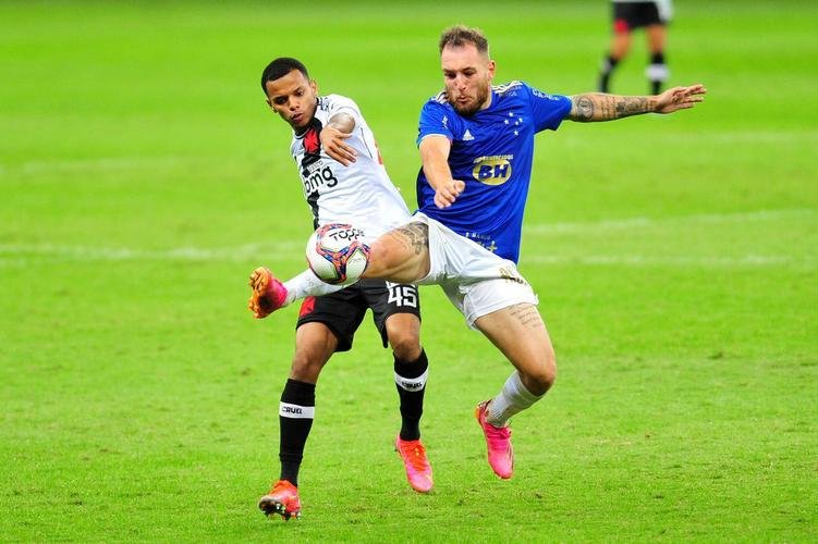 Pictures of the match Cruzeiro and Vasco in Mounir