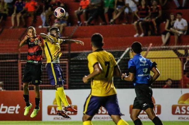 O Sport recebeu o Retrô FC em jogo adiantado da 5ª rodada do Campeonato Pernambucano. A partida marcou a estreia da Ilha do Retiro na temporada 2020