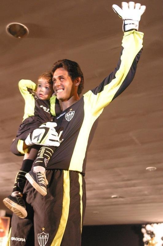 2005 - Uniforme produzido pela Diadora